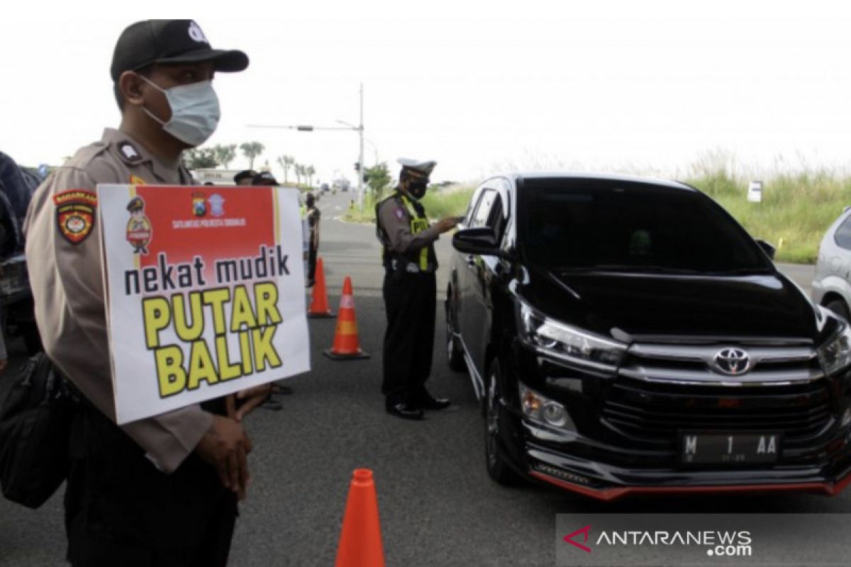 Di hari pertama larangan mudik, Polri putar balikkan 23.573 kendaraan