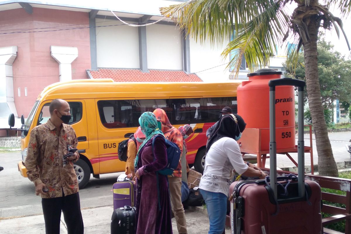 Sudah 42 pekerja migran tiba di Situbondo