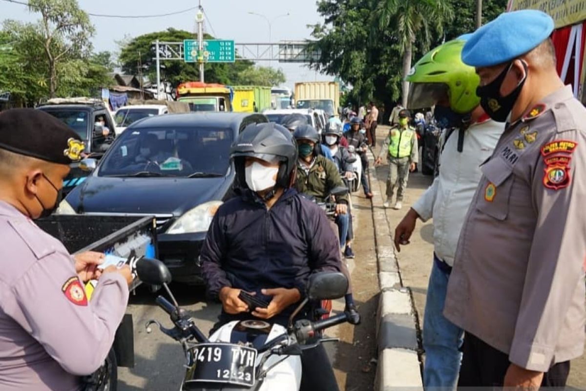 1.500 kendaraan diputar balik di titik sekat arteri Bekasi