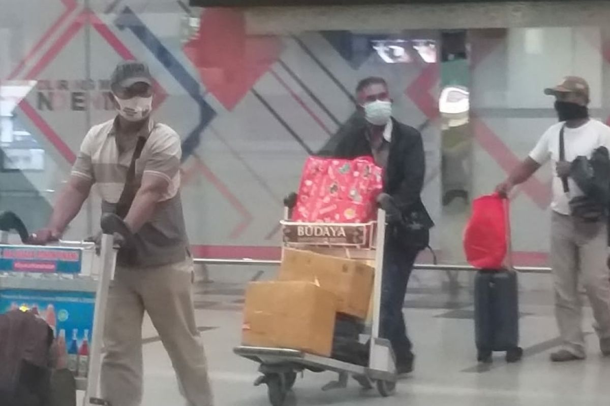 Bandara Kualanamu hanya layani 171 penumpang pada pembatasan mudik hari kedua