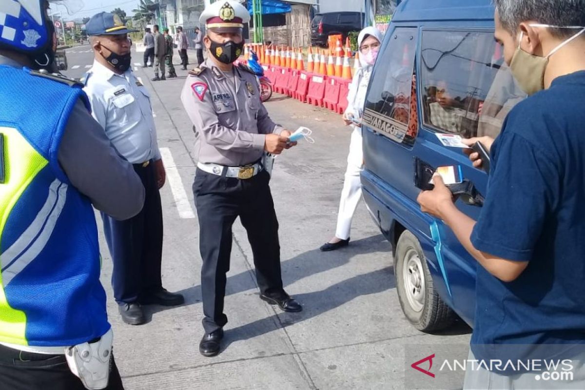 Dishub Probolinggo  cek kendaraan di beberapa titik saat larangan mudik