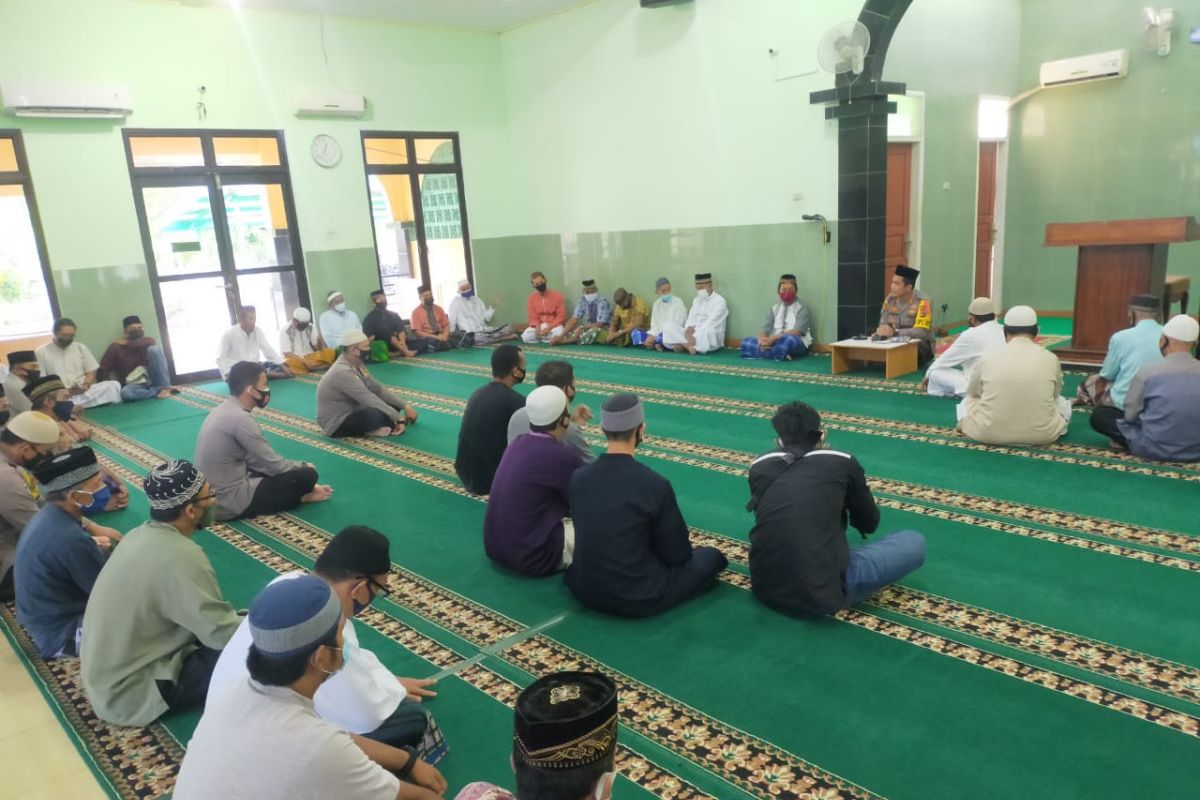 Sosialisasikan larangan mudik, Polres Bangka Barat gandeng pengurus masjid