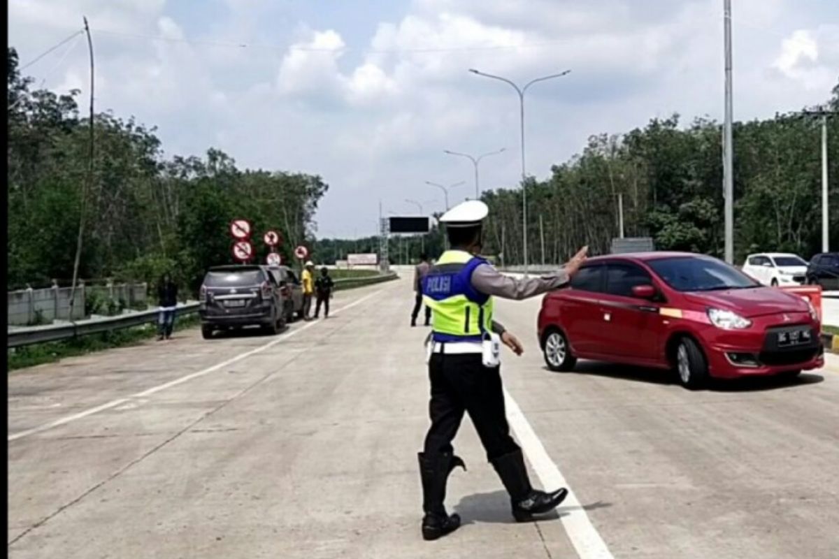 Polda Lampung putar balik ratusan kendaraan