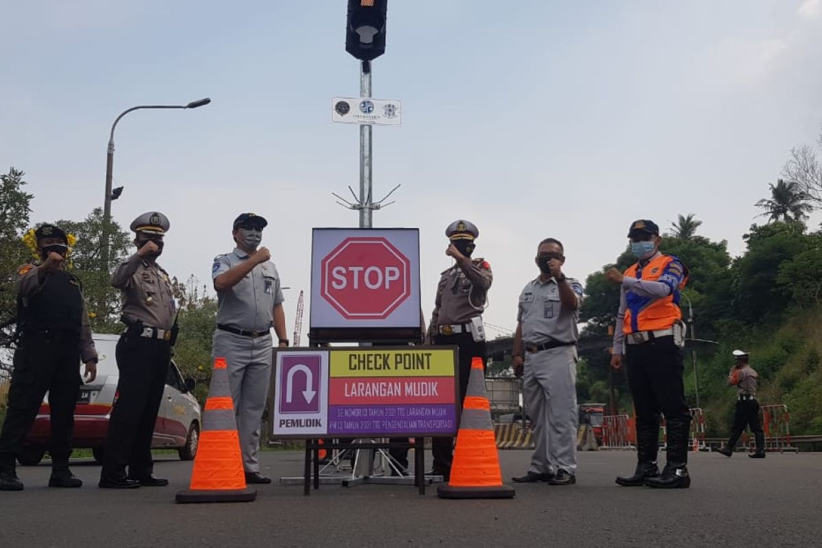 Jasa Raharja Banten Pasang lampu kejut di pos-pos penyekatan pemudik