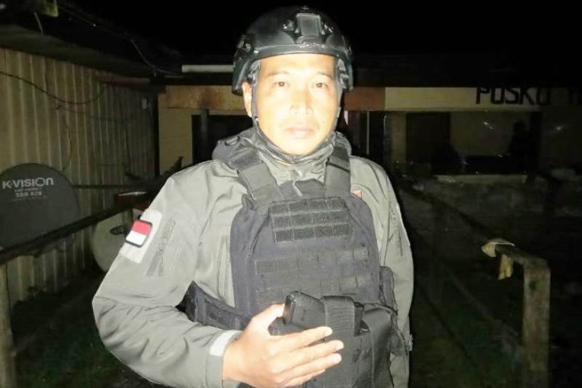 Aparat TNI/Polri buru teroris KKB di Ilaga pascakontak tembak