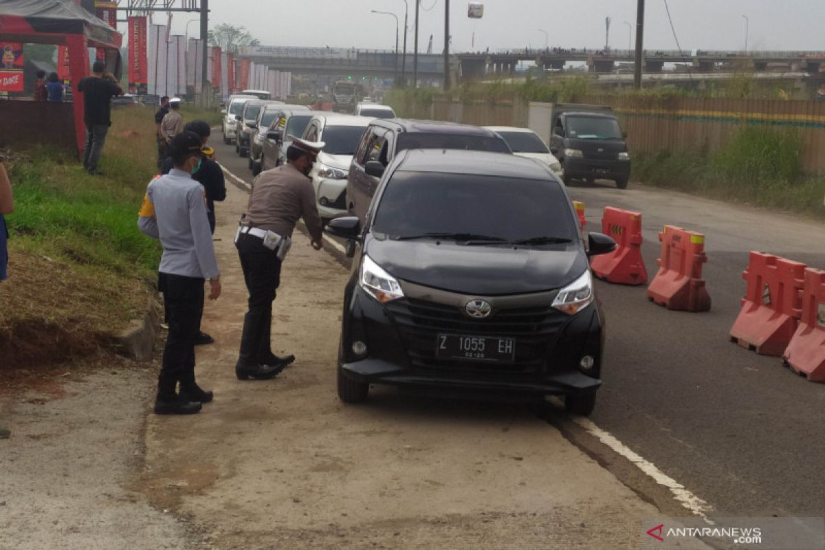 Polisi telah putar balik 836 kendaraan pemudik  di Kabupaten Bandung