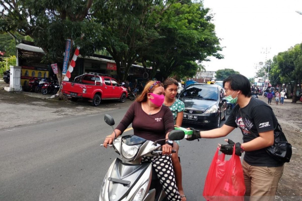 Berbagi Berkah  22 Komunitas Motor  Manado - Bitung Berkolaborasi