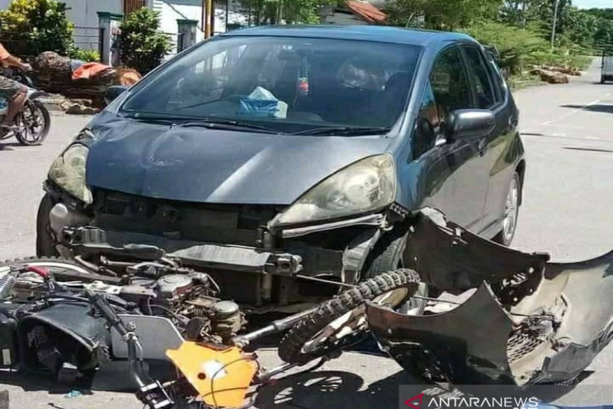 Sebuah mobil tabrak pejalan kaki hingga tewas di Sambas