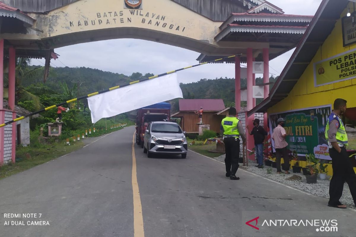 Cegah mudik, ratusan kendaraan di Banggai-Sulteng diputarbalikkan