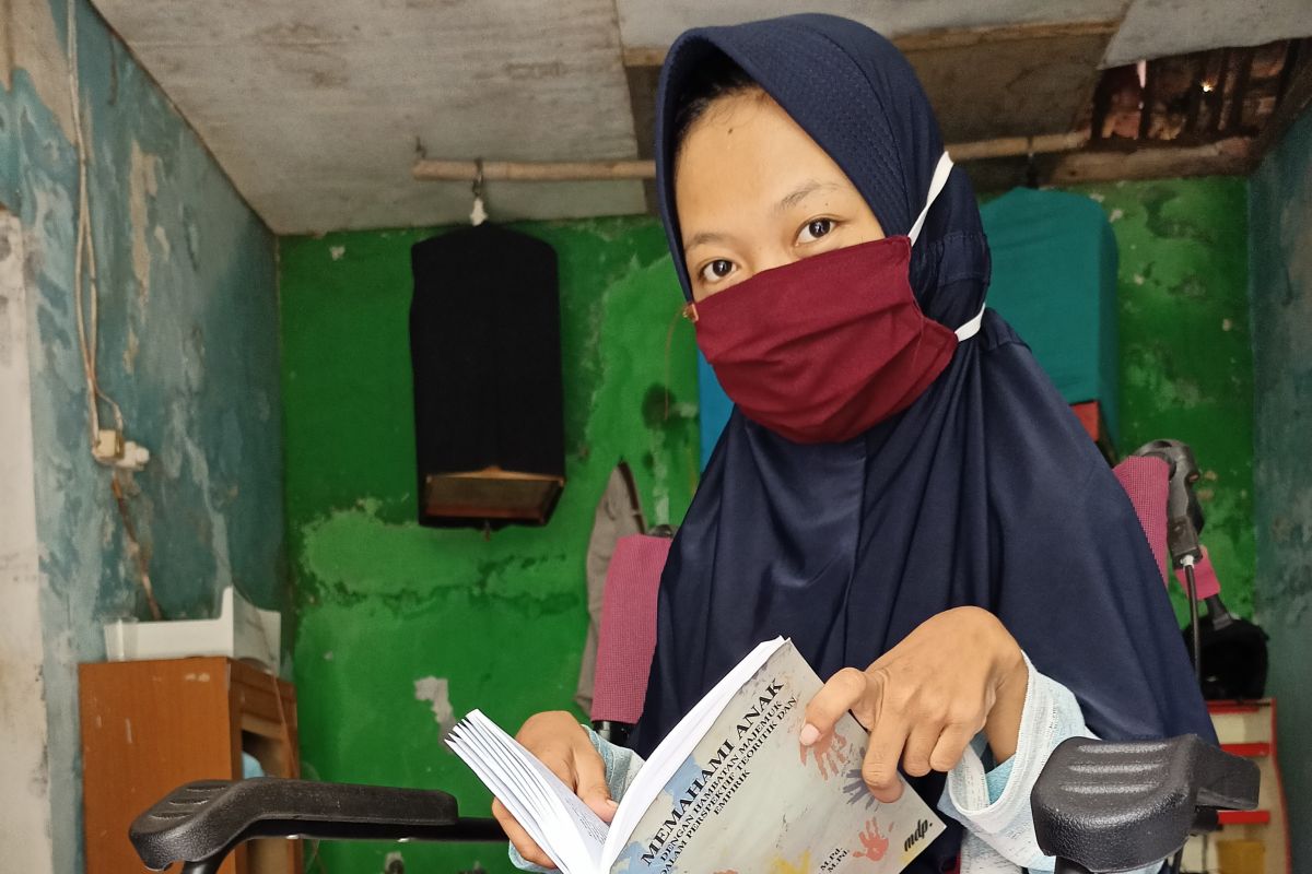 Gadis tunadaksa di Cilegon jadi guru demi pendidikan kaum disabilitas