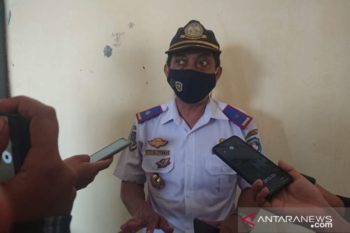 Pemkab Kubu Raya berikan bantuan sembako kepada jukir dan ojol