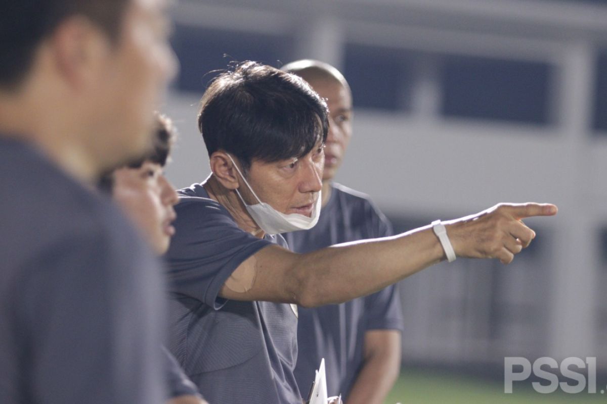 Shin Tae-yong sanggah pelatih PSM Milomir terkait latihan fisik pemain timnas