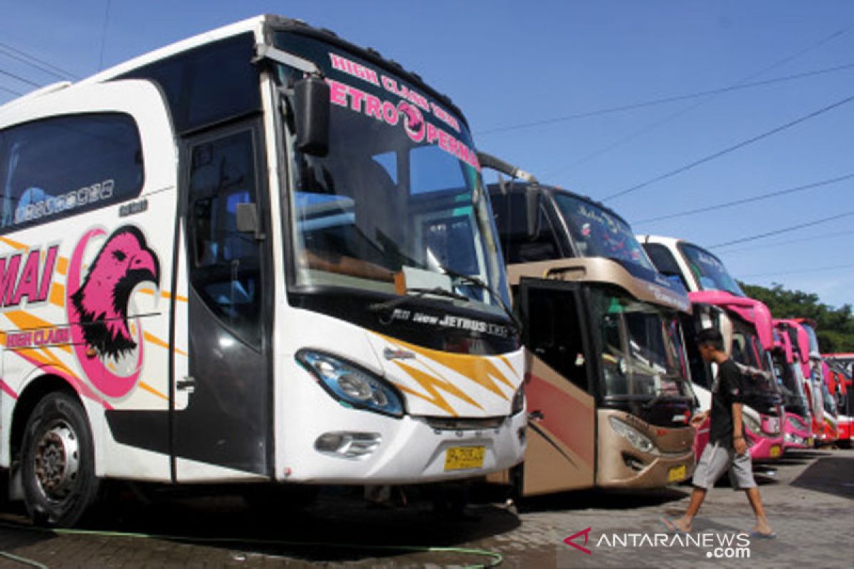 Bus AKAP di Makassar berhenti angkut penumpang