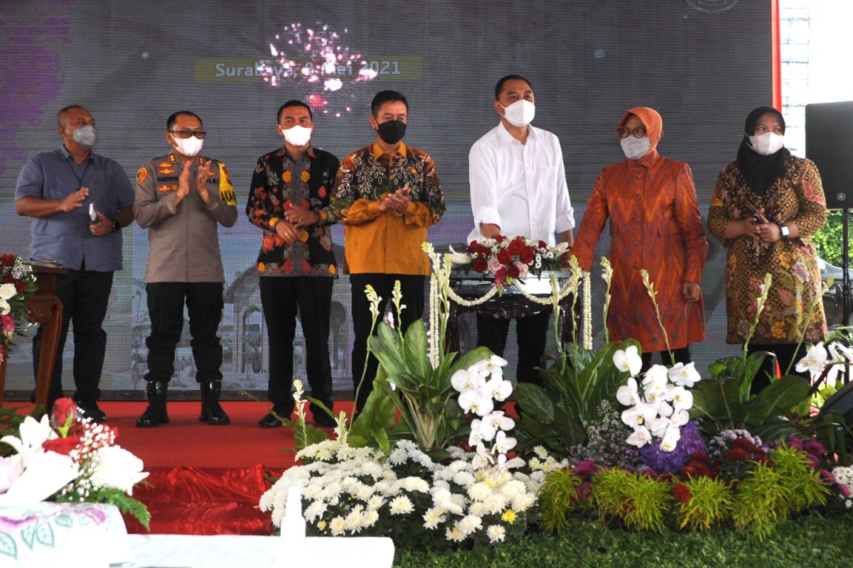 Mensos Risma dan Wali Kota Eri Cahaydi resmikan Museum Olahraga Surabaya
