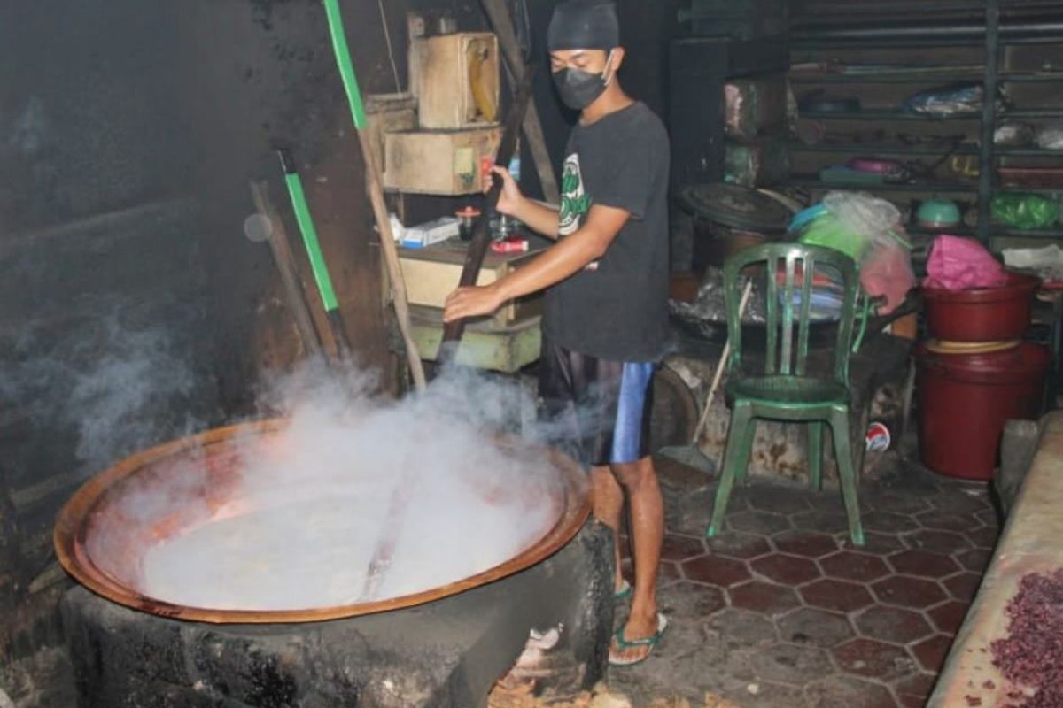 Penjualan  jenang candi jajanan khas Magetan meningkat jelang Lebaran