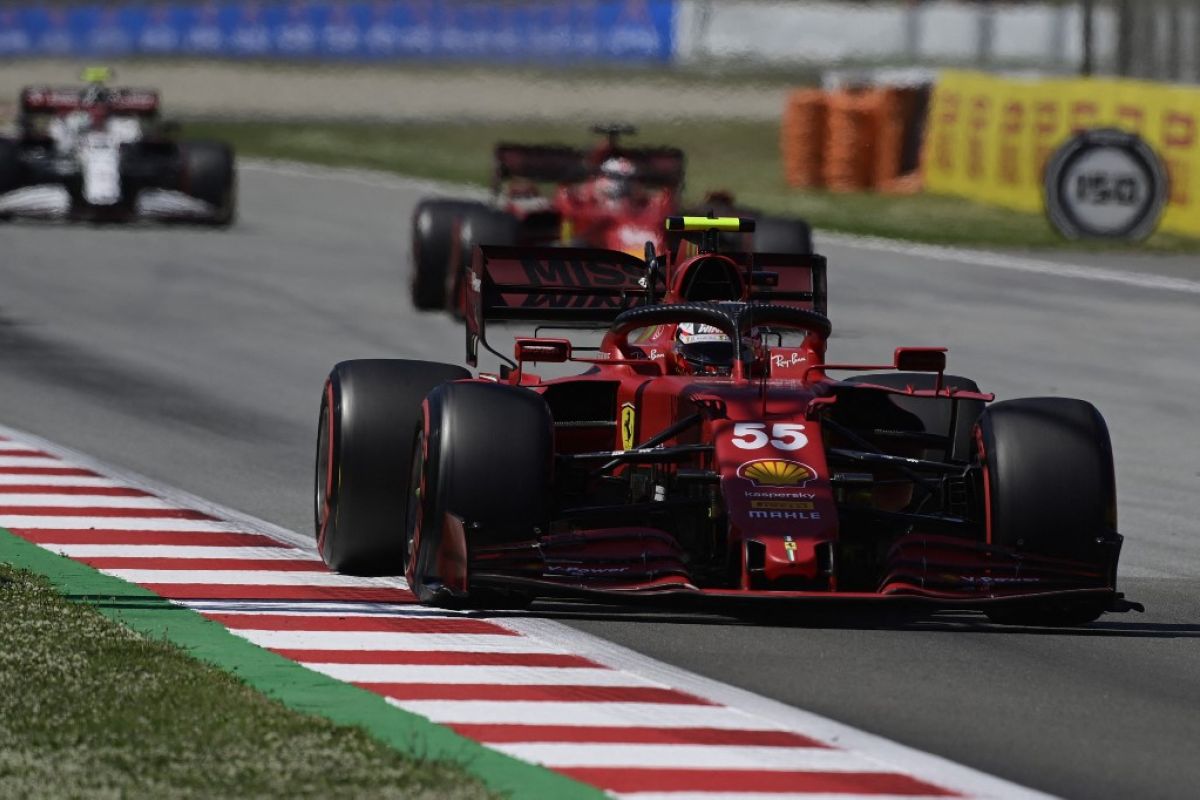 Duet tim Ferrari berusaha redam McLaren di Catalunya