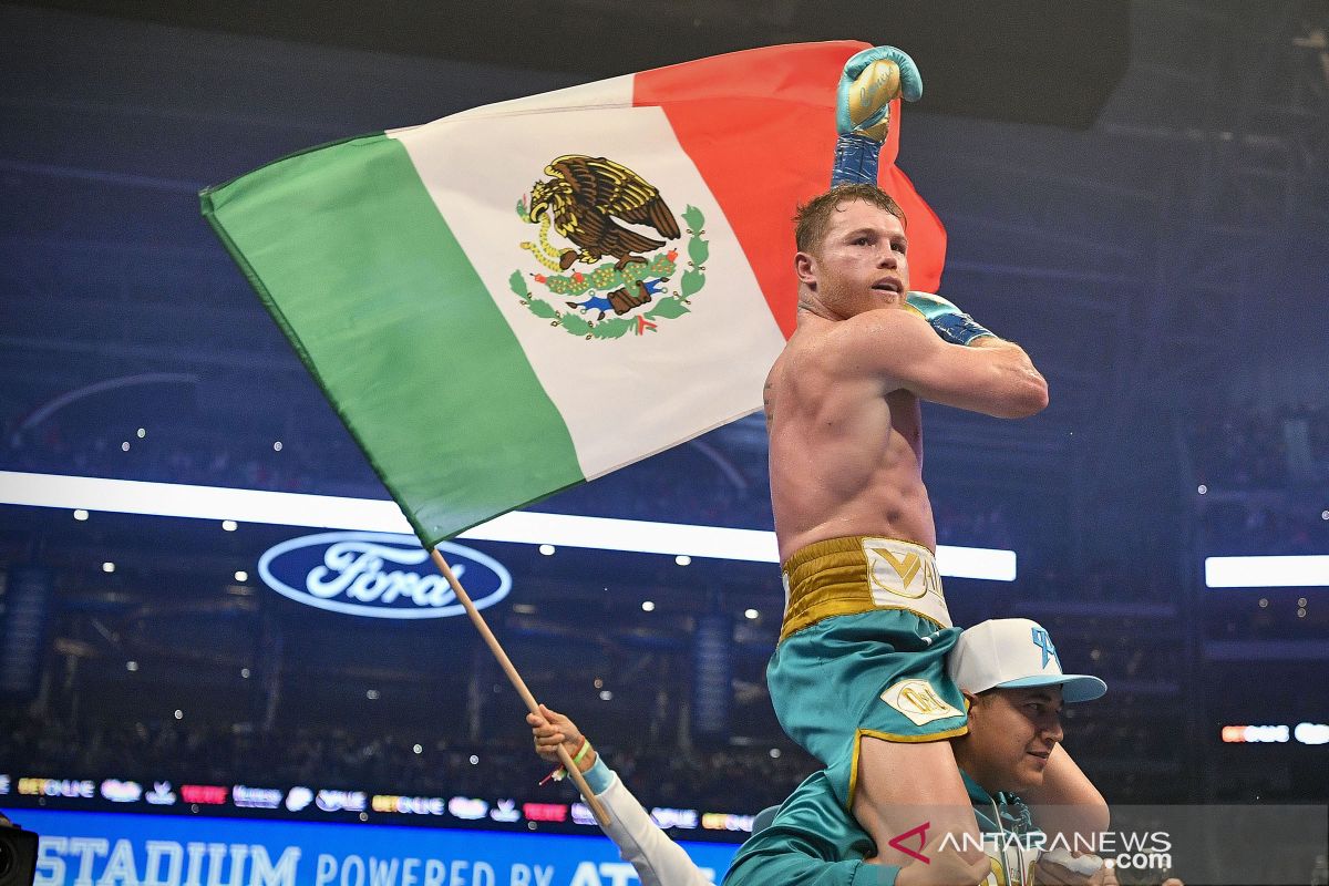 Saul Alvarez kalahkan Plant di ronde 11 untuk rengkuh juara sejati