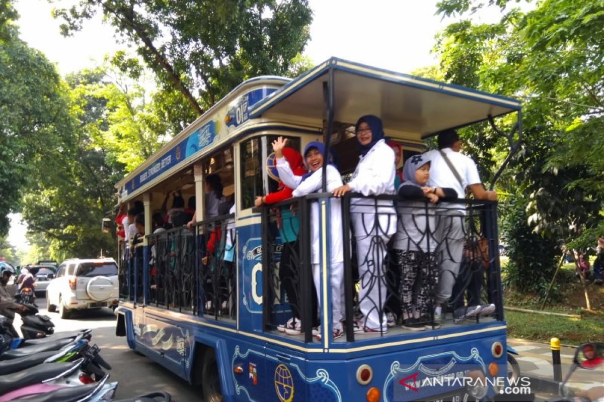 Pemkot Bogor libatkan perajin batik berkontribusi buat desain untuk bus bantuan