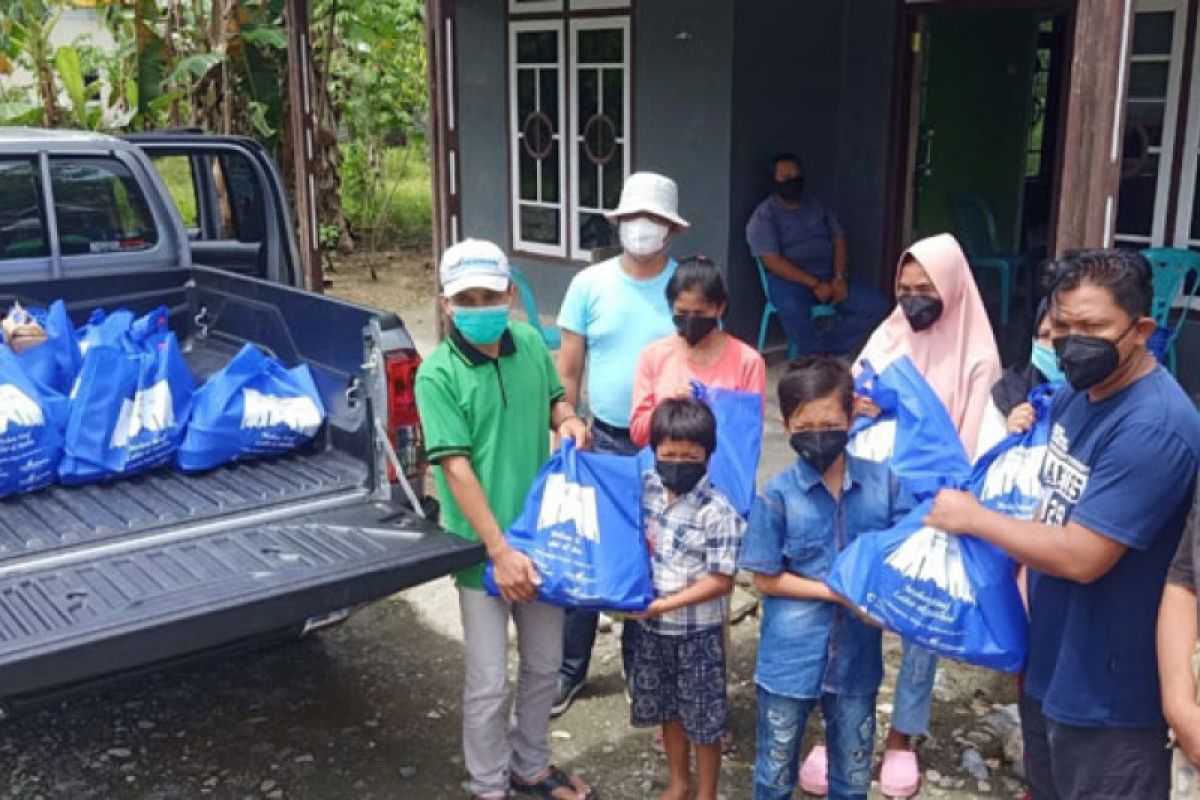 Jelang Idul Fitri 1442 H, DSLNG berbagi santunan kepada anak yatim