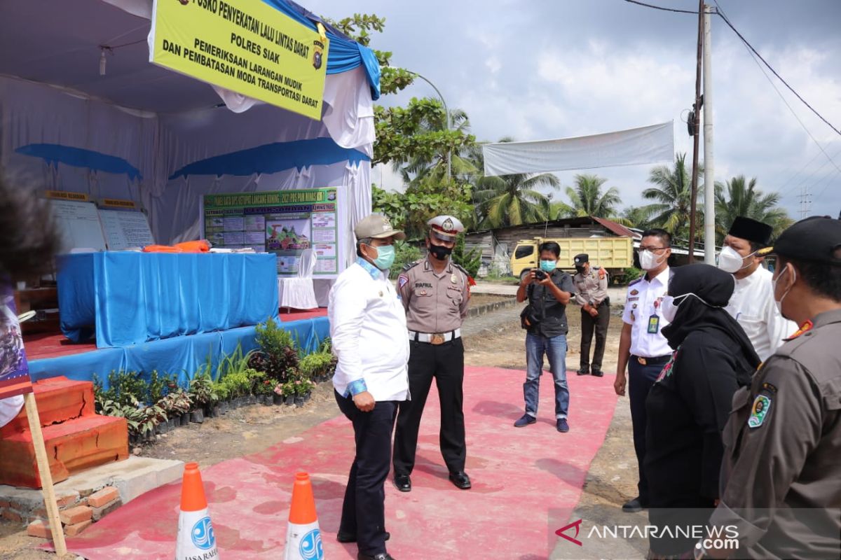 Bupati Siak pantau pos penyekatan di Minas dan Kandis