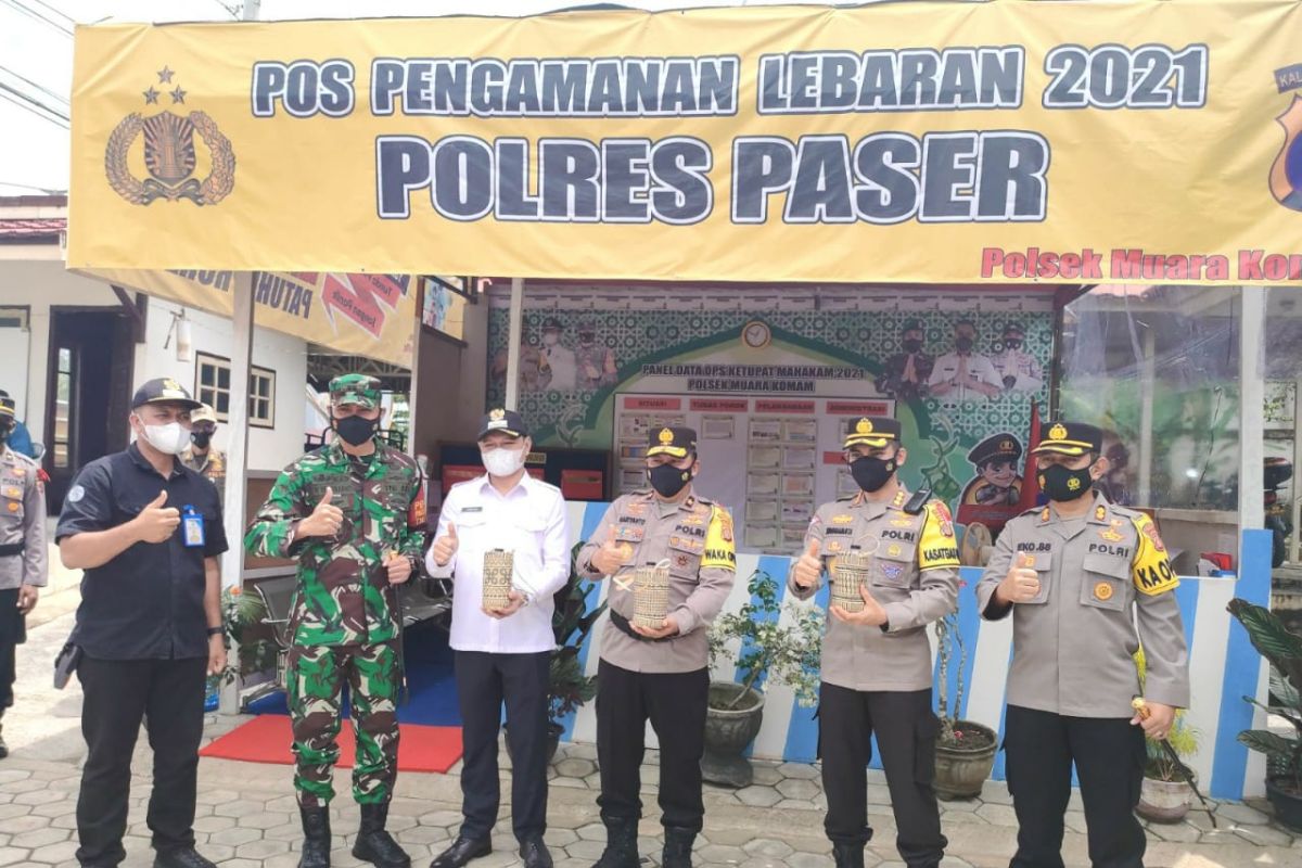 Bupati Paser dan Wakapolda Kaltim pantau pos penyekatan di perbatasan Kaltim-Kalsel