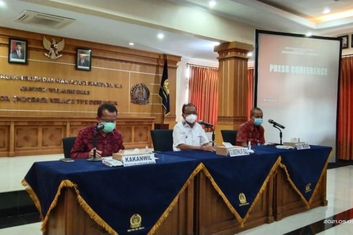 Warga Kanada dideportasi buntut promo yoga orgasme