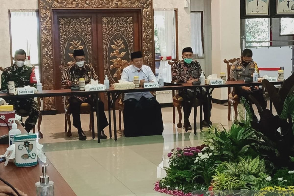 Zona oranye, Bupati Jember imbau warga shalat Idul Fitri di rumah