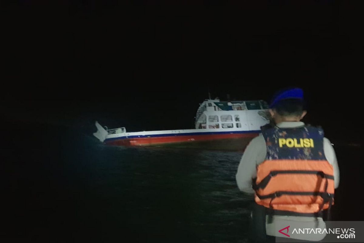 Kandasnya Kapal Fery di Pulau Suwangi belum dapat dievakuasi akibat cuaca