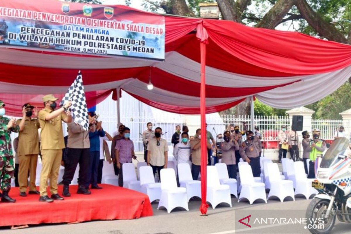 Kota Medan disemprot disinfektan berskala besar menjelang Lebaran