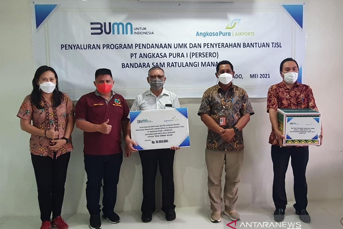 Bandara Sam Ratulangi salurkan ratusan paket sembako Ramadhan