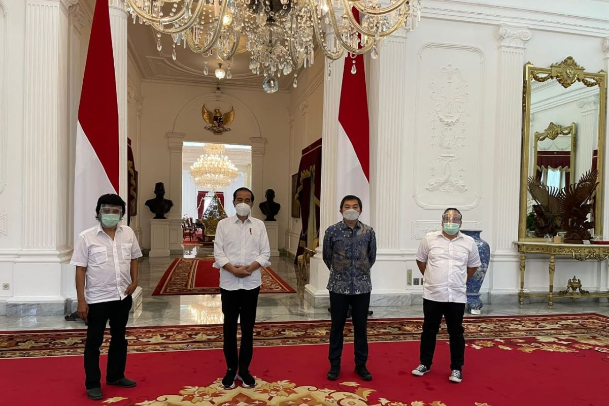 Adian Napitupulu-aktivis '98 temui Presiden Jokowi di Istana Negara