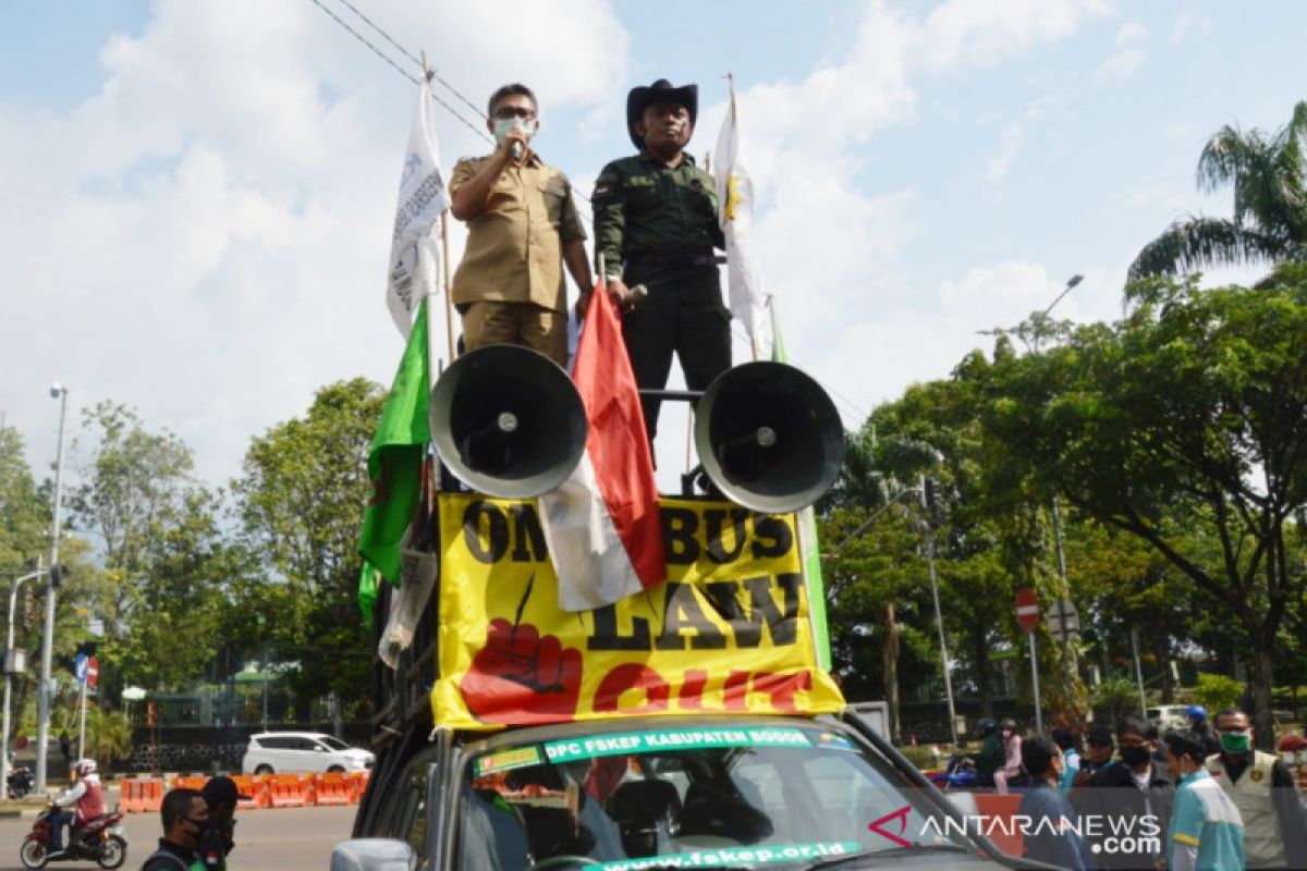 Disnaker Bogor catat ada enam perusahaan mengangsur THR