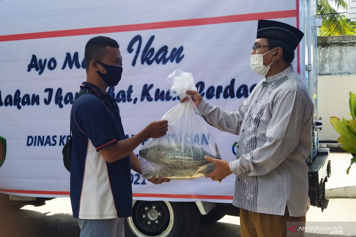 DKP Maluku bagikan 2,5 ton ikan cakalang beku  jelang Idul Fitri 1442 Hijriah
