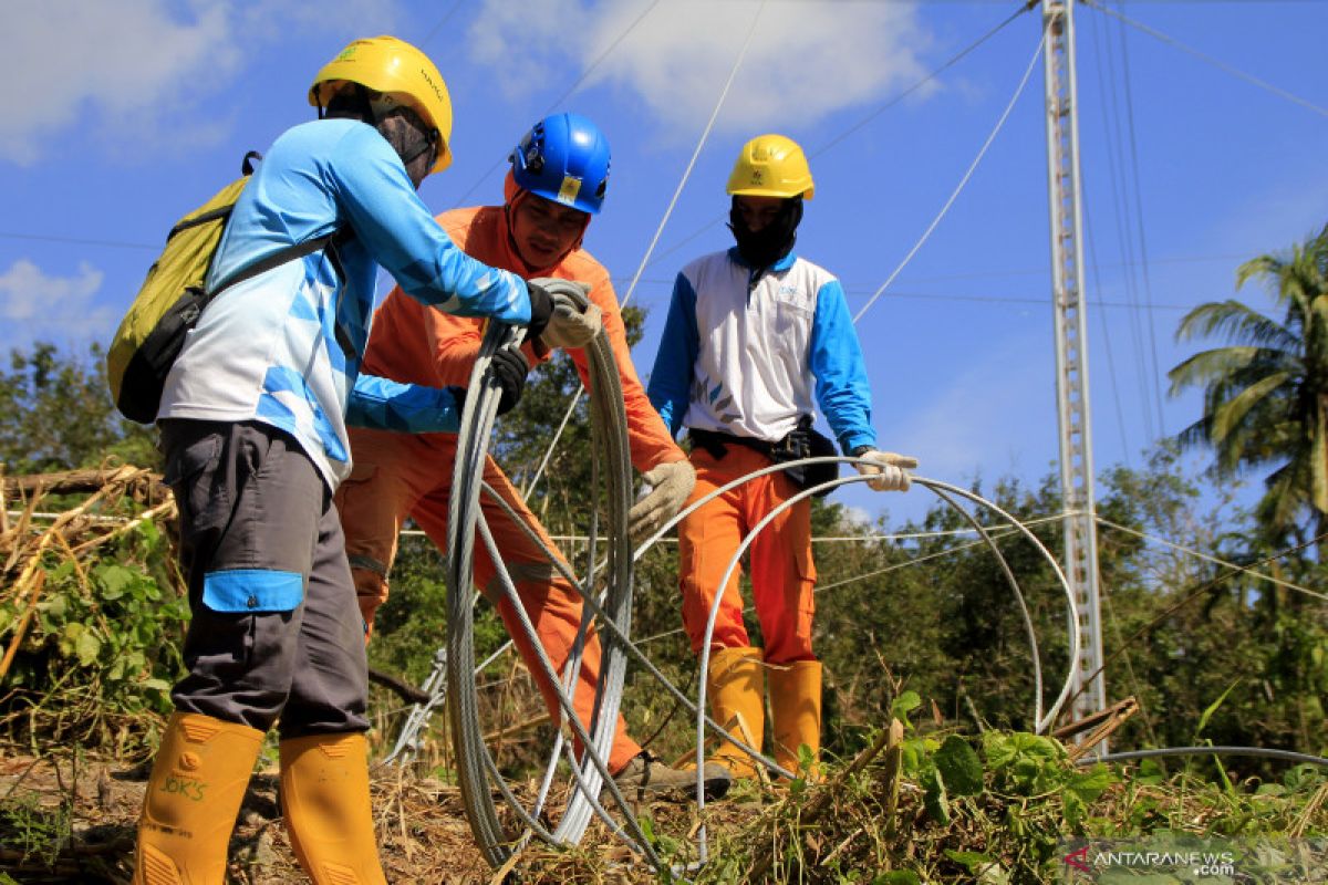 Jaringan listrik pulih 100 persen ekonomi NTT bergerak lebih cepat