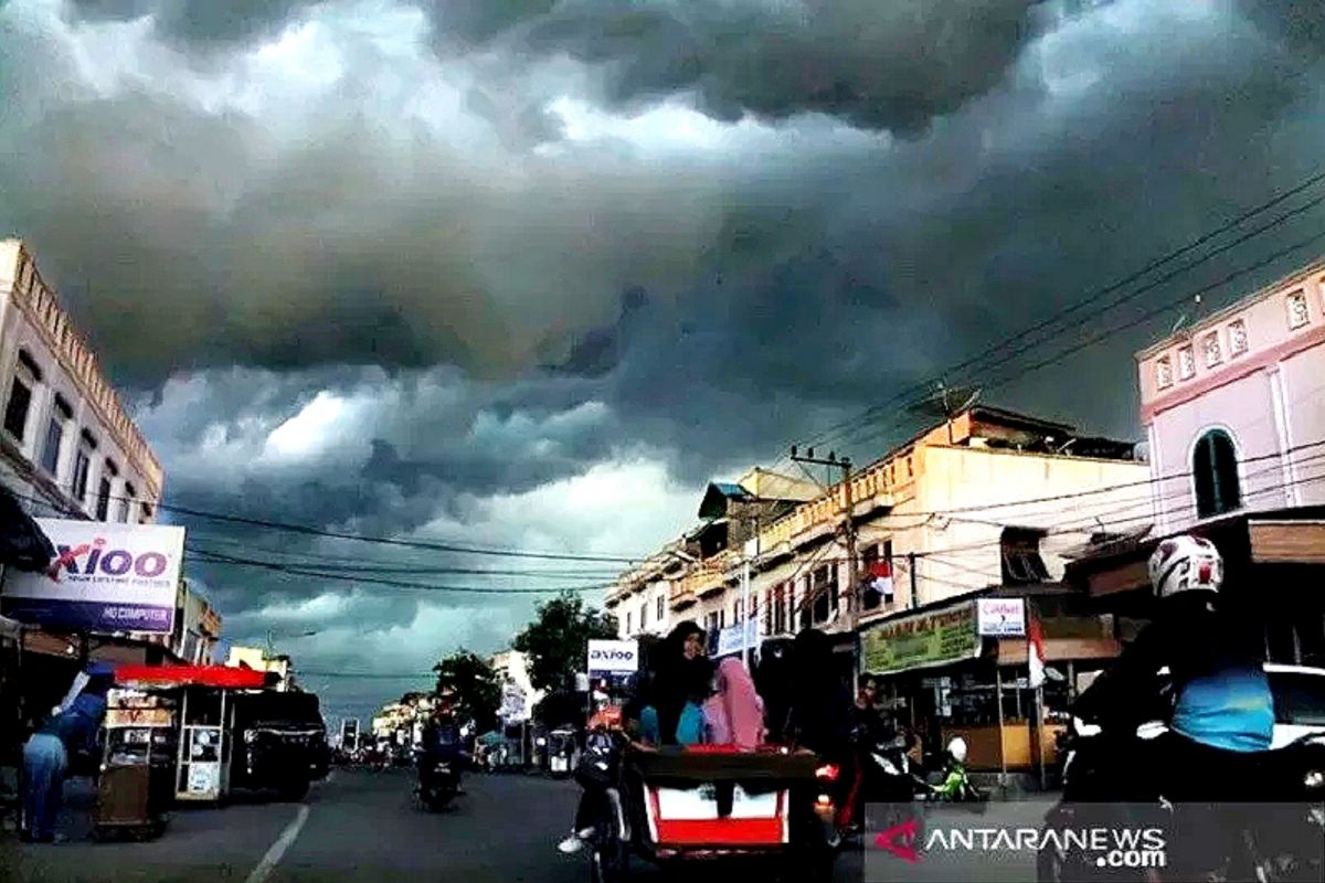 Sebagian kota besar di Indonesia diguyur hujan ringan  hingga sedang