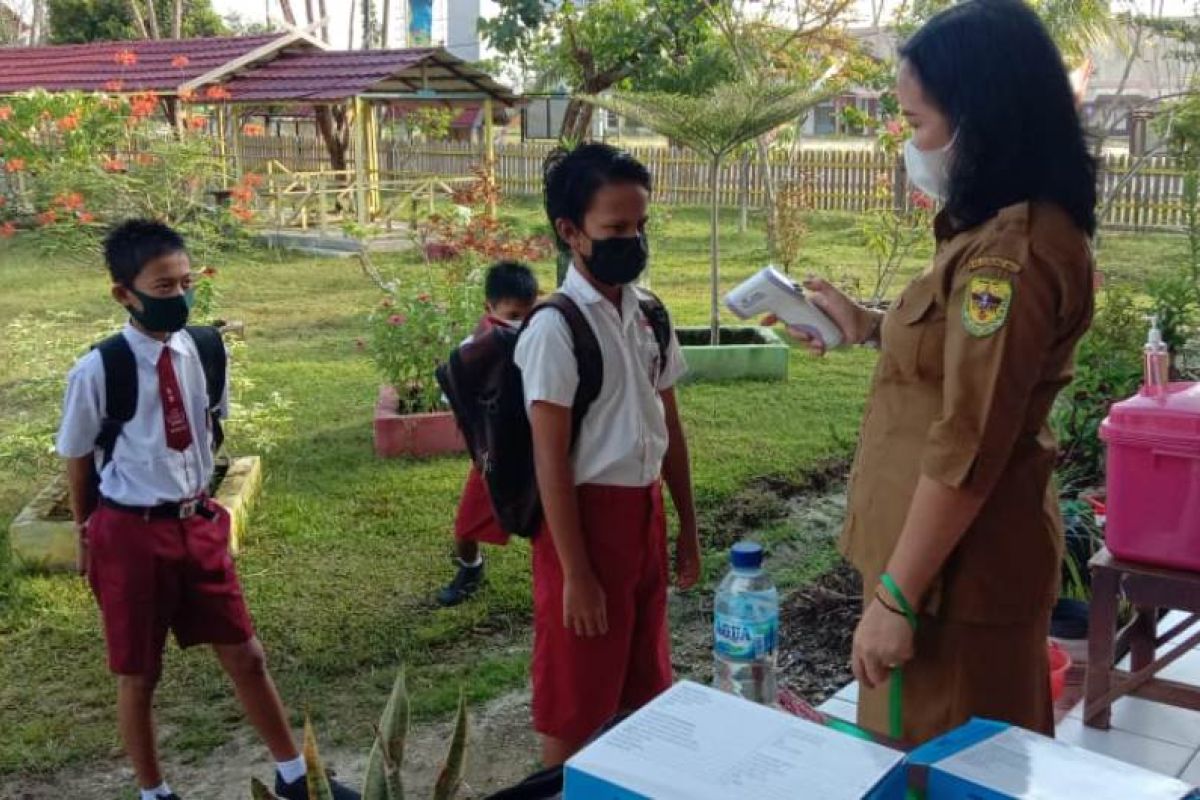 Pelaksanaan ujian sekolah jenjang SD di Gumas berjalan lancar