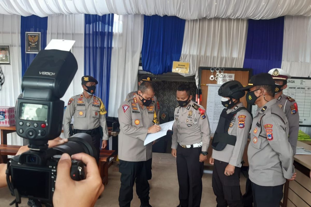 Dirlantas Polda Kalsel periksa kesiapan posko pengamanan di Tanah Bumbu