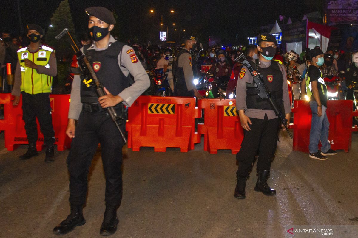 Ribuan orang jalani sanksi sosial di Sumbar karena langgar prokes