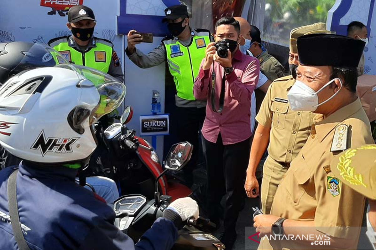 Puluhan pemudik bersepeda motor terjaring pos penyekatan Ajibarang