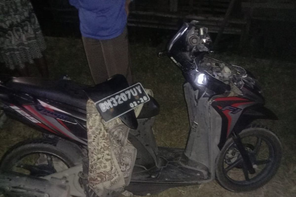 Tiga remaja putri meninggal akibat tabrakan motor dengan Xenia di Bungo