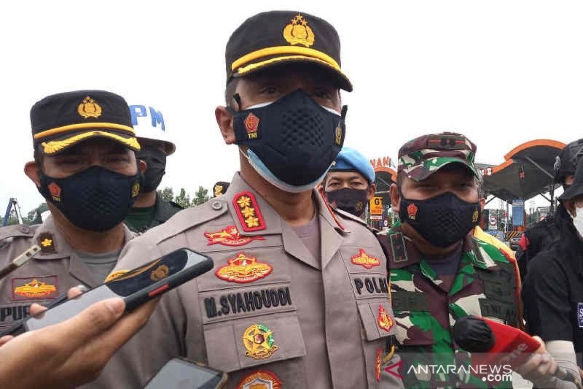 Polisi telah memutar balik 6.000 sepeda motor pemudik