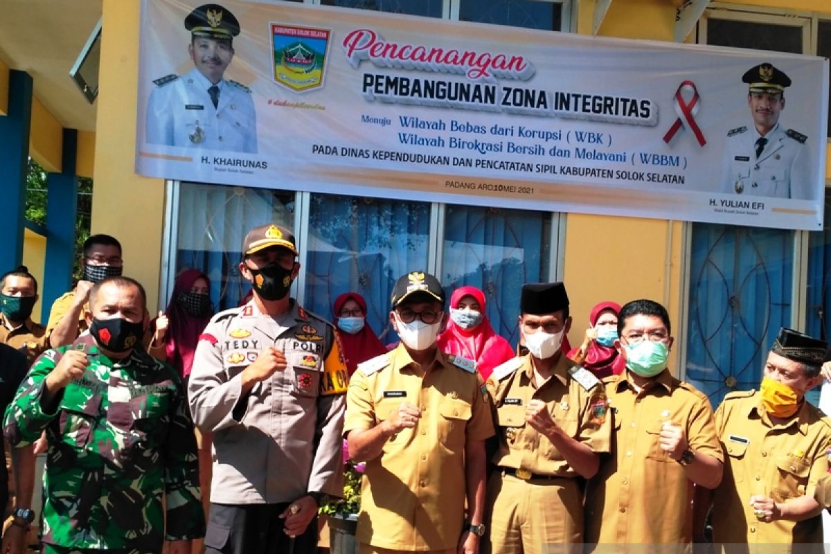 Dukcapil Solok Selatan canangkan zona integritas