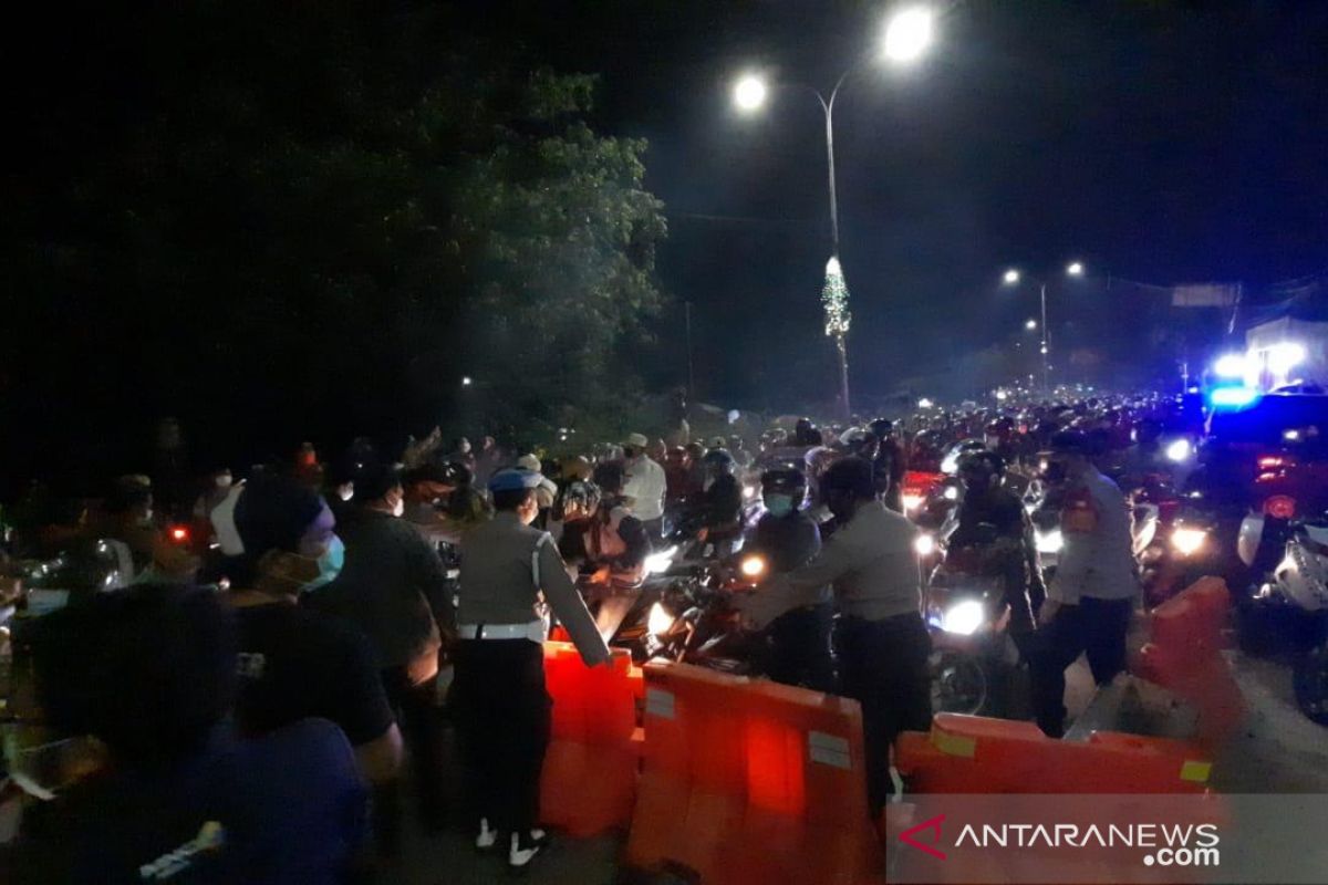 24.477 kendaraan pemudik diputar balik di titik penyekatan Bekasi