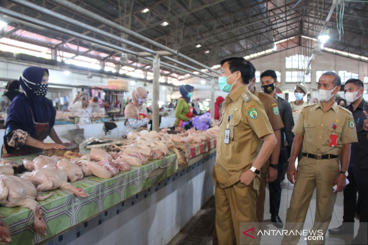 Wabup pantau harga sembako di pasar Paringin