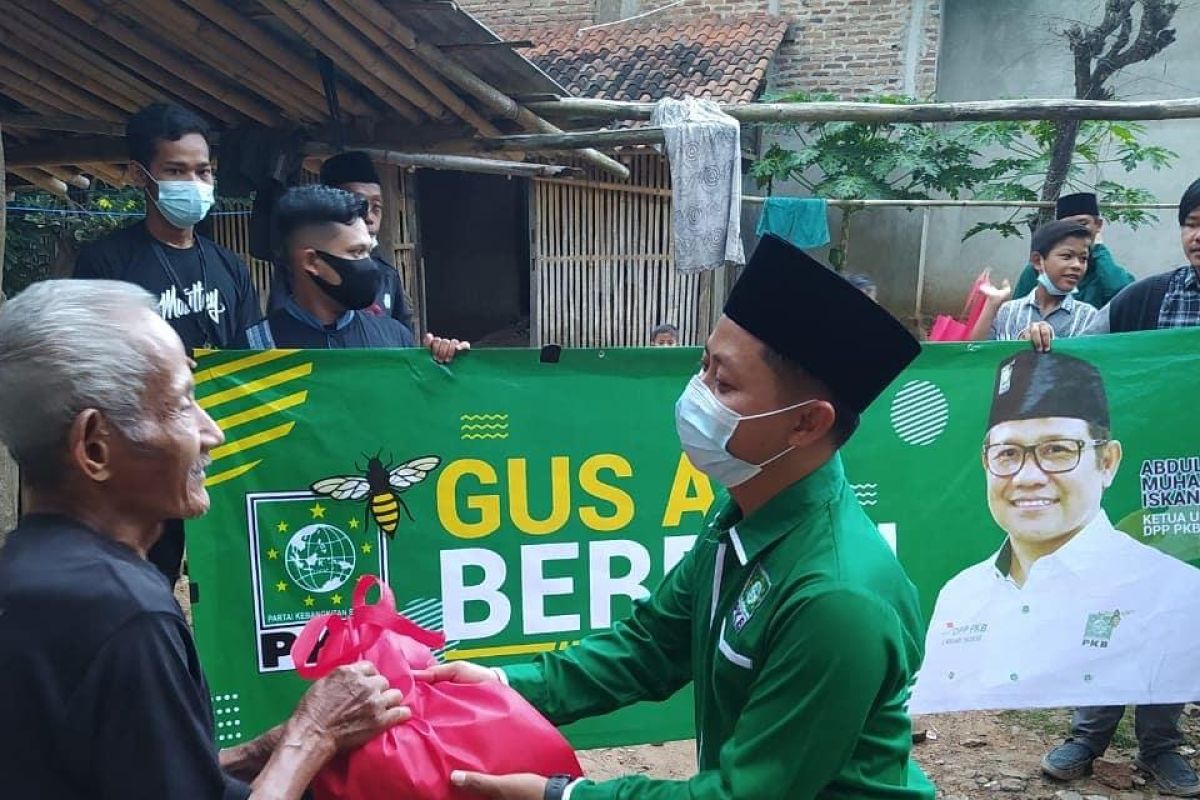 PKB Lampung bagikan 10 ribu bingkisan lebaran untuk kader dan pengurus partai