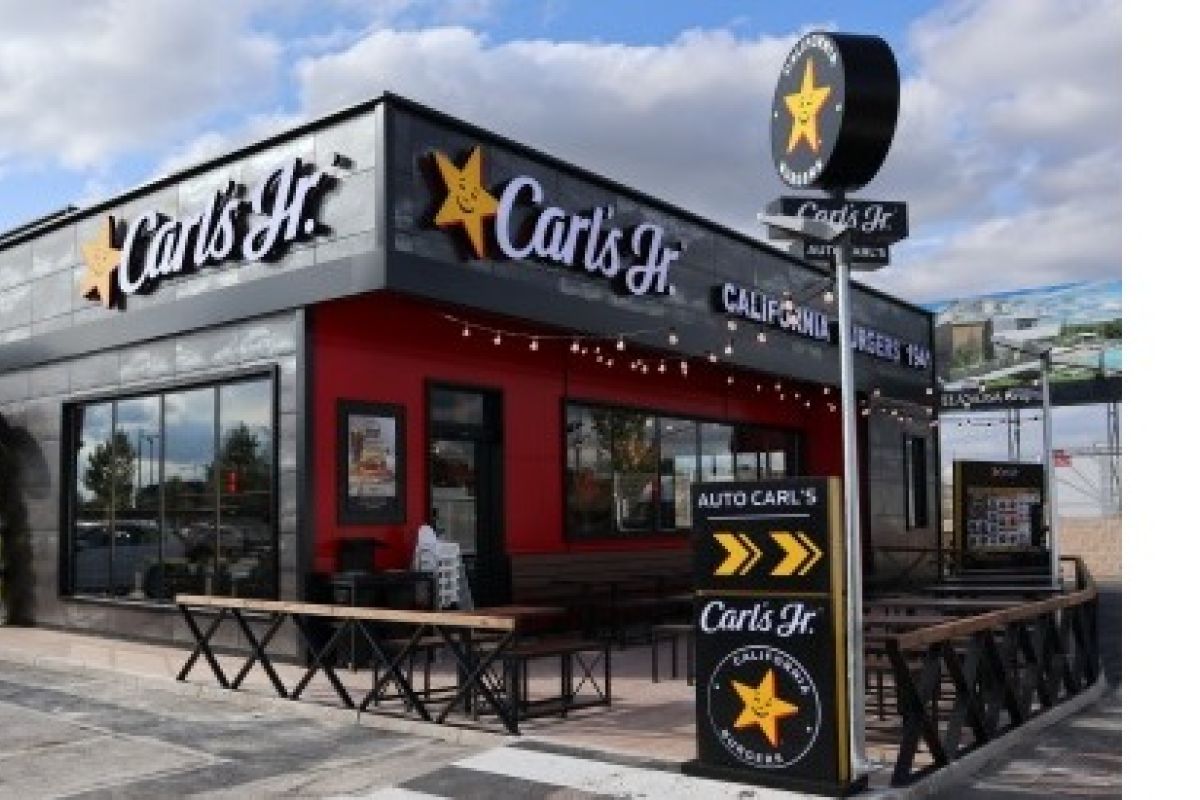 CKE Restaurants opens 1,000th international restaurant