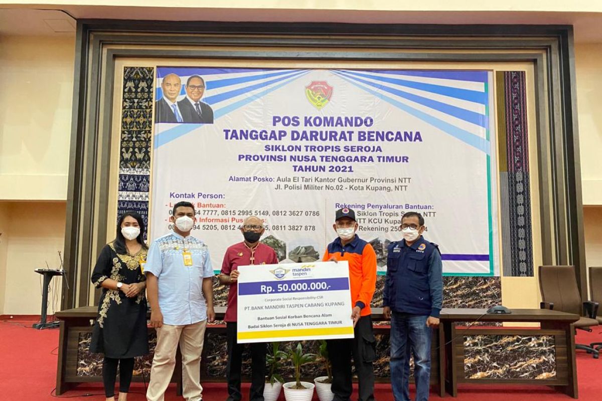 Bank Mandiri Taspen Berikan Bantuan Kepada Korban Bencana NTT - ANTARA News