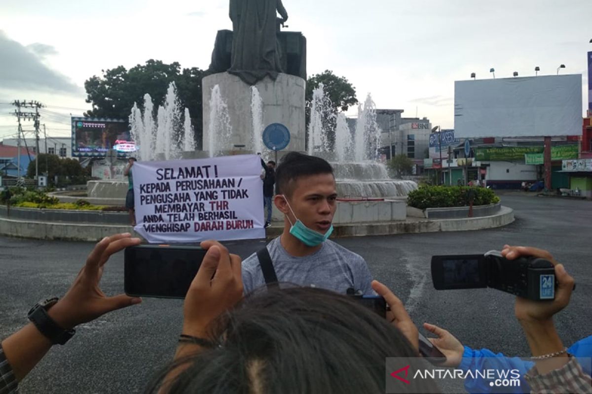 Pemerintah gagal jamin hak buruh soal THR, Kanopi gelar aksi simpati