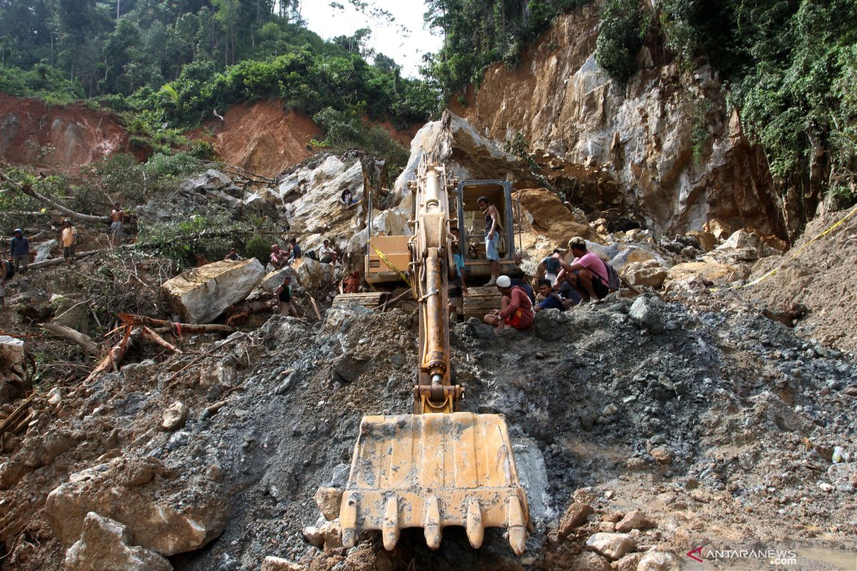 Dua penambang emas di Dharmasraya meninggal tertimbun