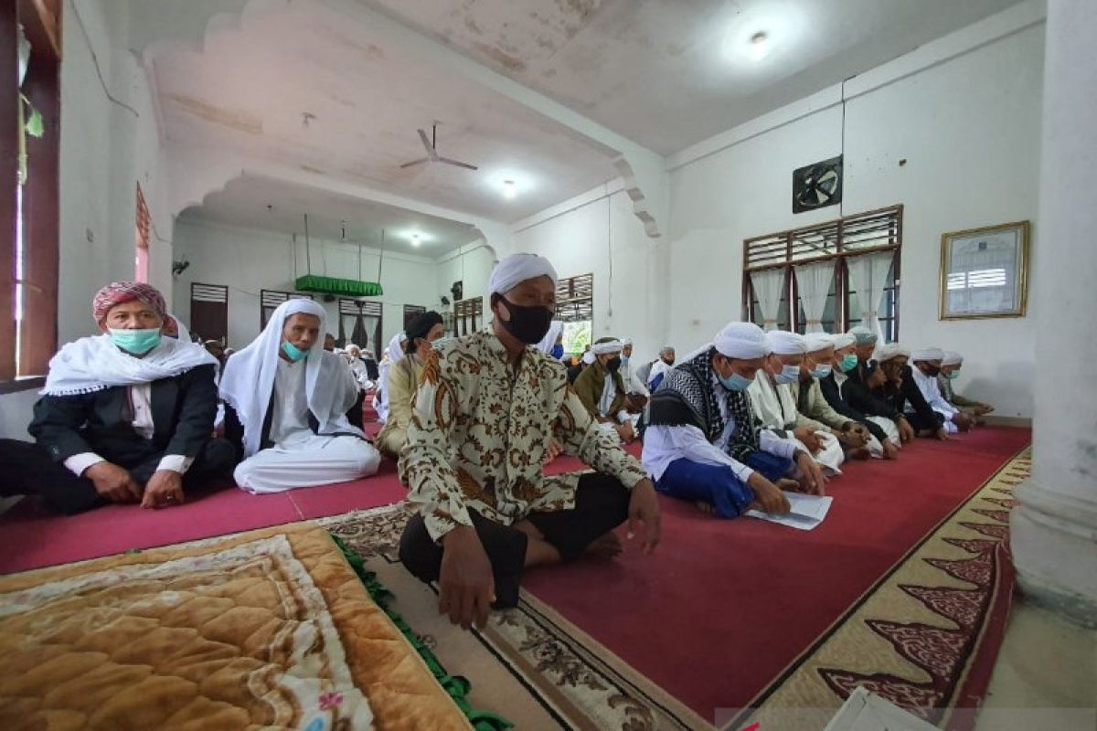 Hari ini, Jemaah Tarekat Naqsabandiyah gelar Shalat Idul Fitri di Deli Serdang